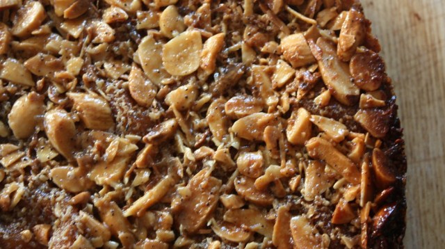 Caramel and almond cake 2